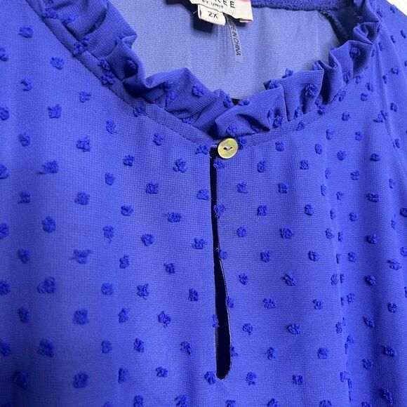 Andree By Unit Women’s Purple Swiss Dot Key Hole Ruffle Top Plus Size 2X - Picture 5 of 14